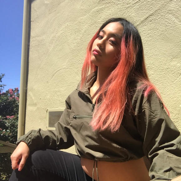 🥵Olive Green Cropped Pullover Windbreaker - Picture 3 of 6